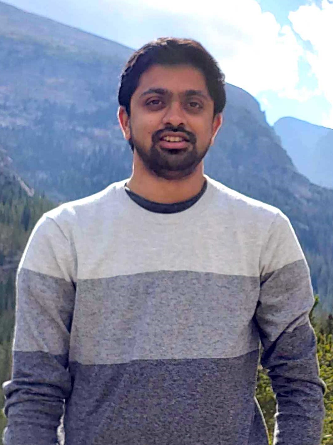 Portrait of Roshan Ayyalasomayajula